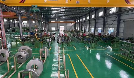 不銹鋼產品專業(yè)化加工車間